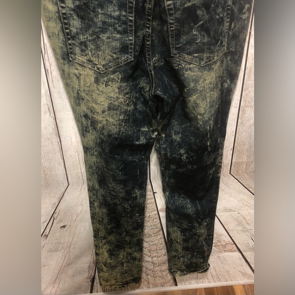 NWT! TRAFFIC JEANS WEAR Women’s Size 14W Highly Torn Ankle Jeans 10.5” Rise - Picture 7 of 8